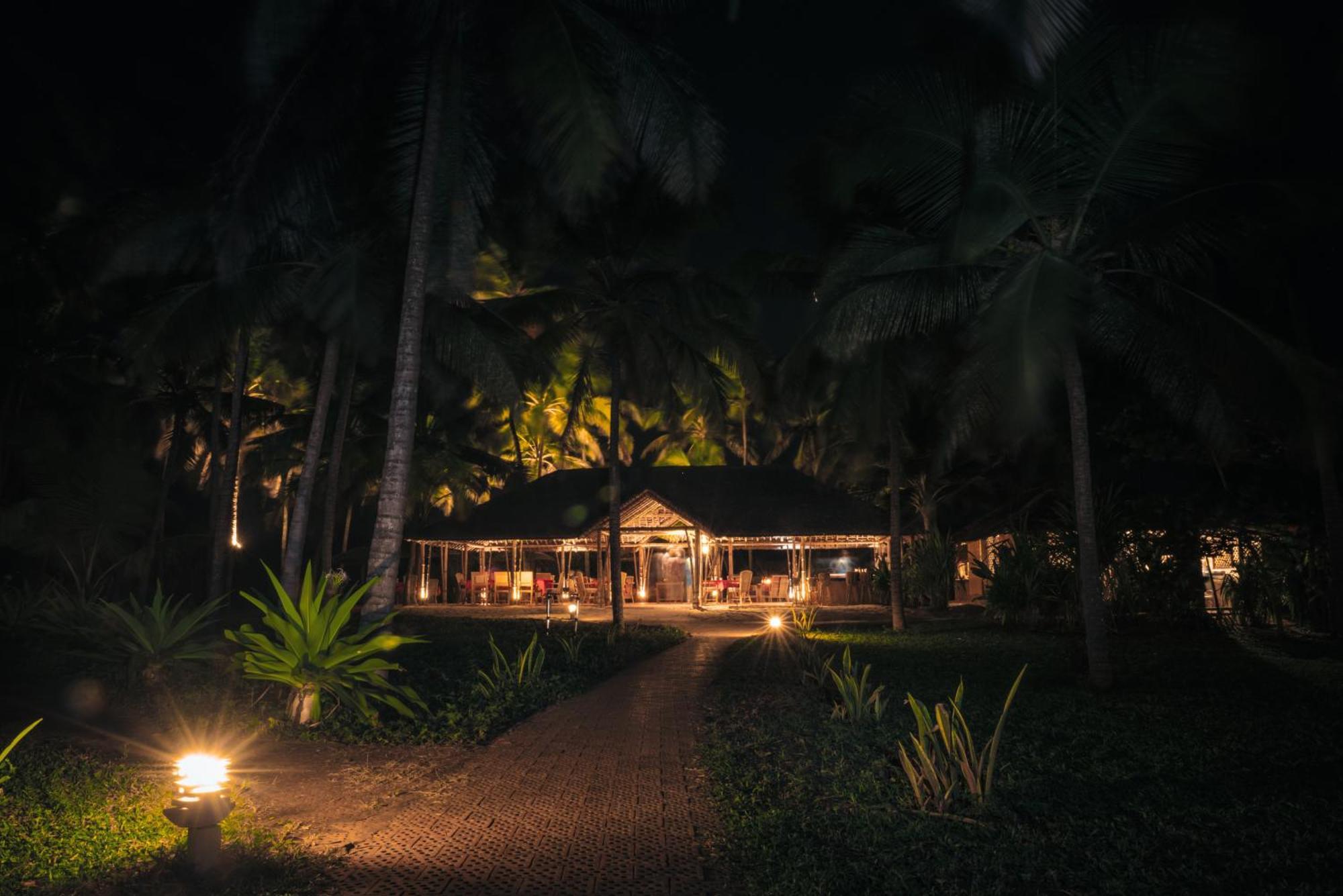 Neeleshwar Hermitage Nīleshwar Exterior foto